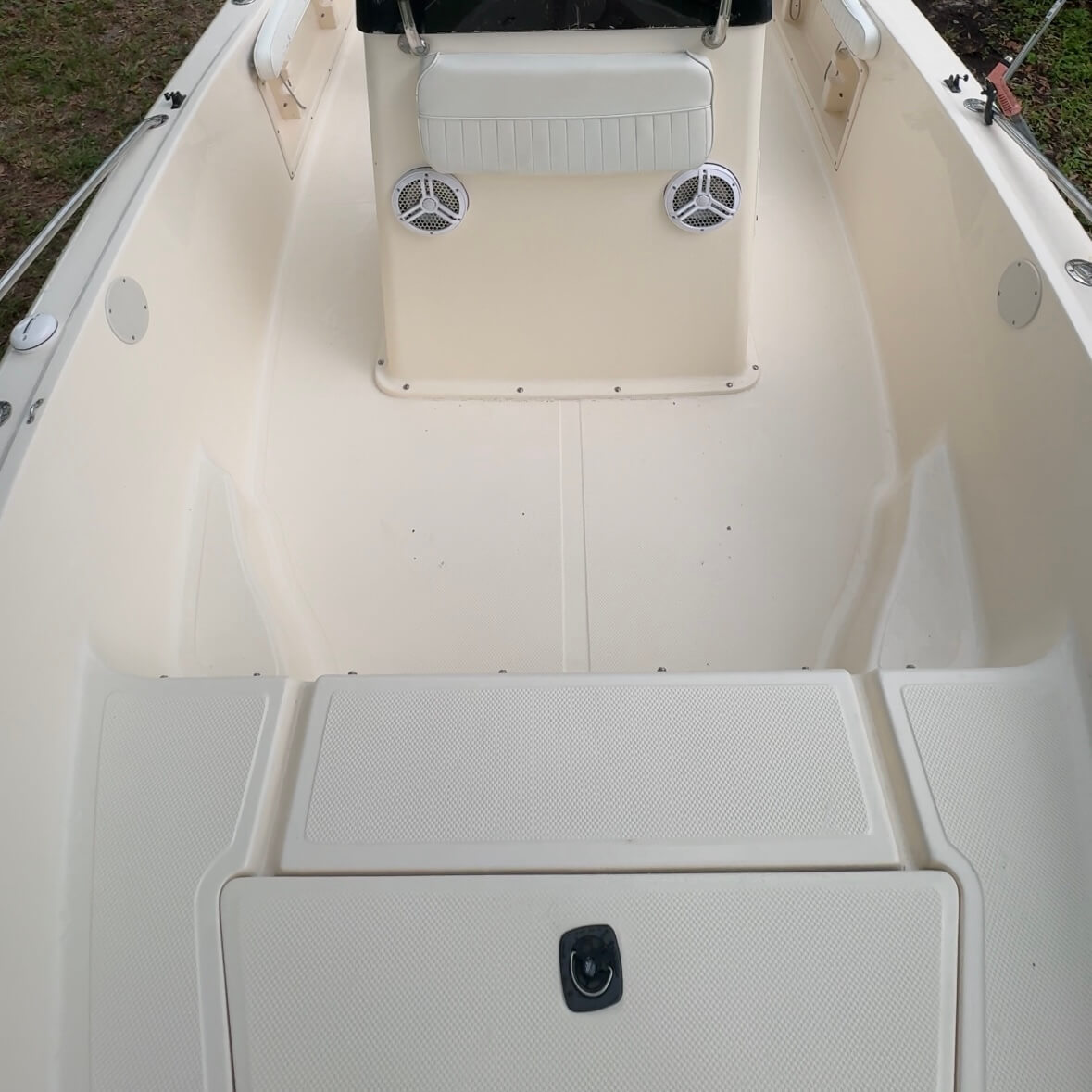 Clean boat deck after wash