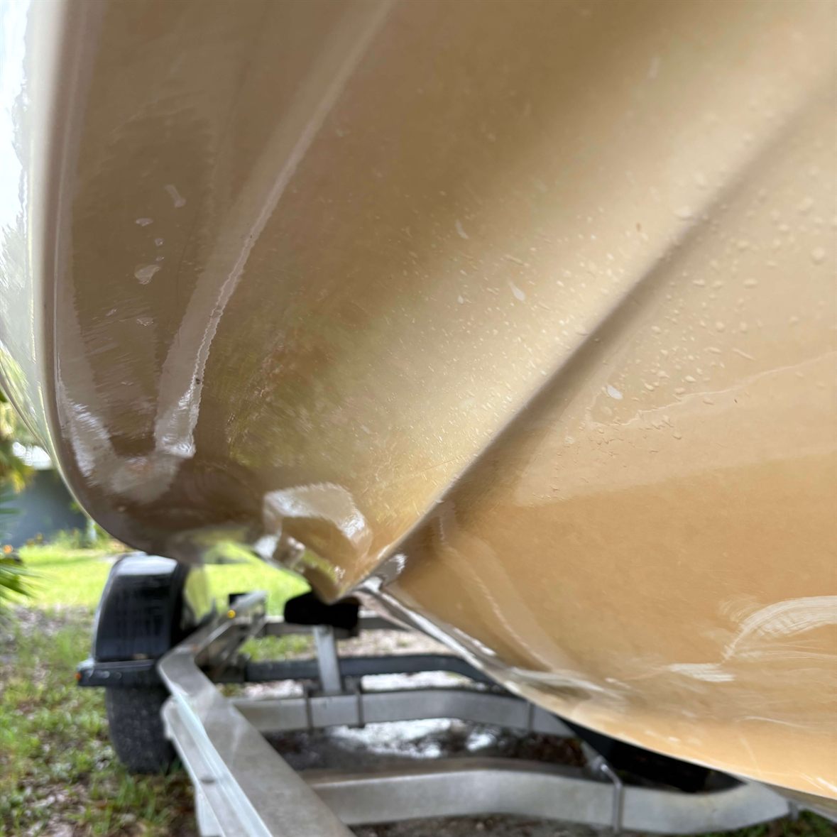 Boat hull with scum line before cleaning